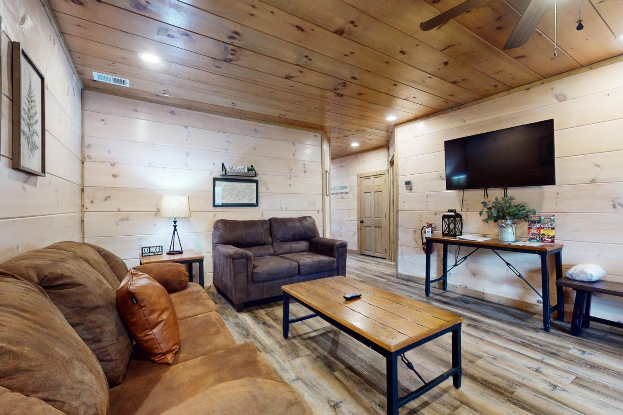 Bear Cove Falls Pigeon Forge Room photo